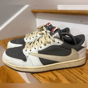 Nike Men's Black and Cream Sneakers